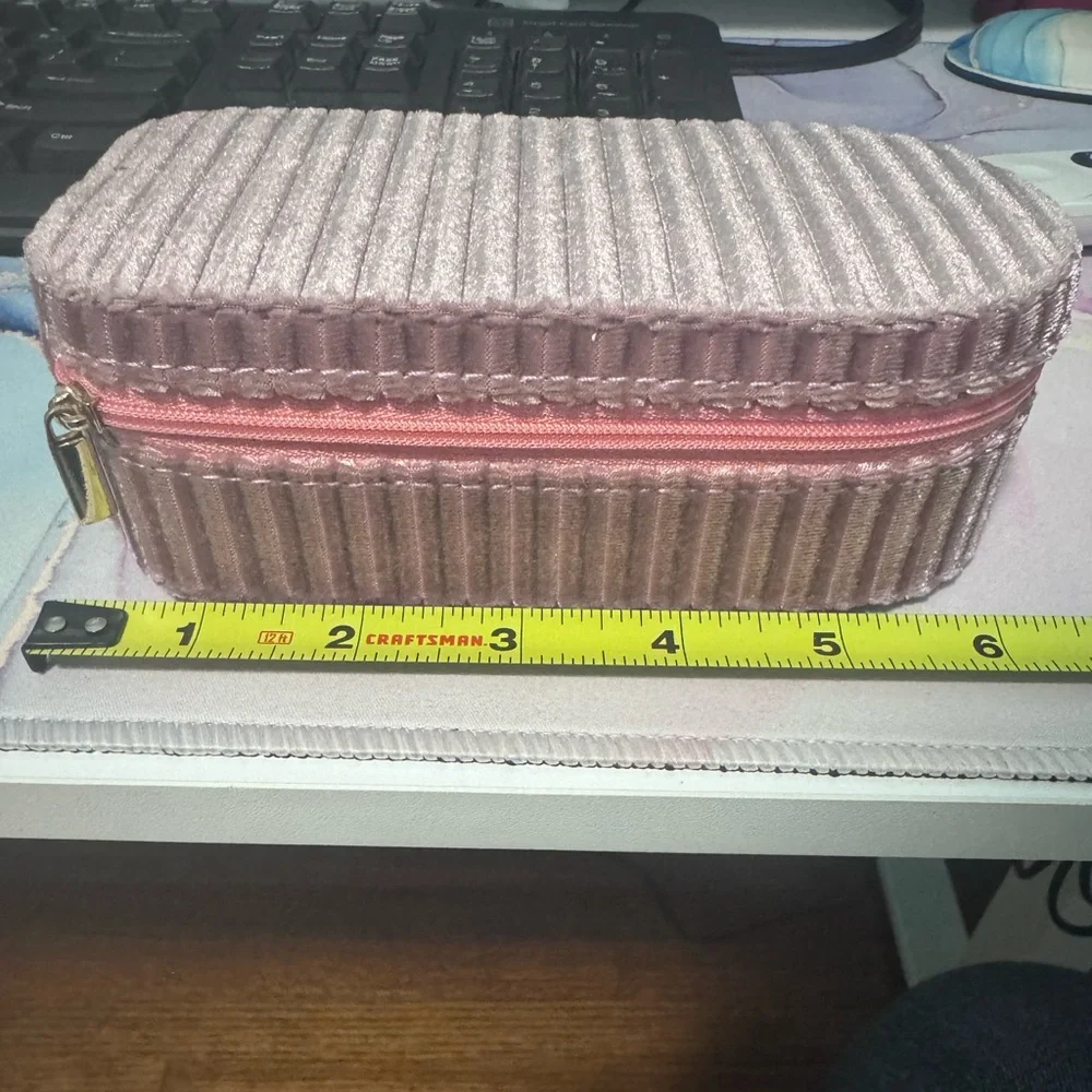 Textured Pink Velvet Jewelry Travel Case